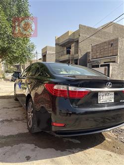 لێکزس ES